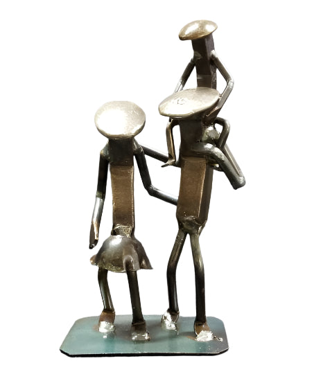 Family of 3-
Family with kid on the shoulders metal spike art product photo. The Family figures stand approximately 7 inches tall.