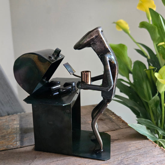 6 inch BBQ figure, Holding A Beverage