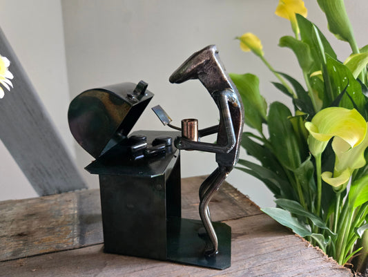 6 inch BBQ figure, Holding A Beverage