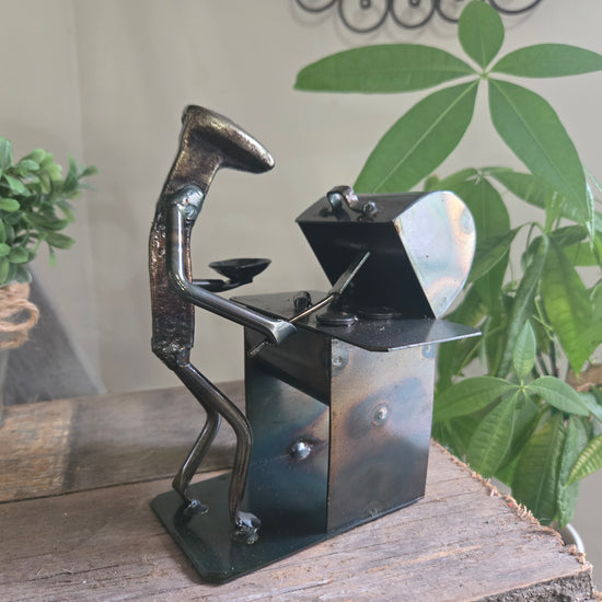 BBQ (Holding a bowl/dish) figures stand roughly 6 inches tall.