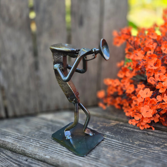 This figure is approximately 6-7 inches tall.
